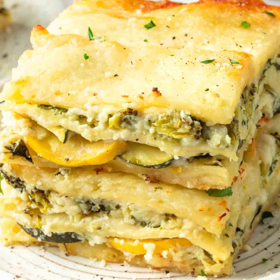 Mediterannean Roasted Garlic Alfredo Lasagna with Vegetable Medley Side (Contains Gluten, Dairy Free, Not Spicy)