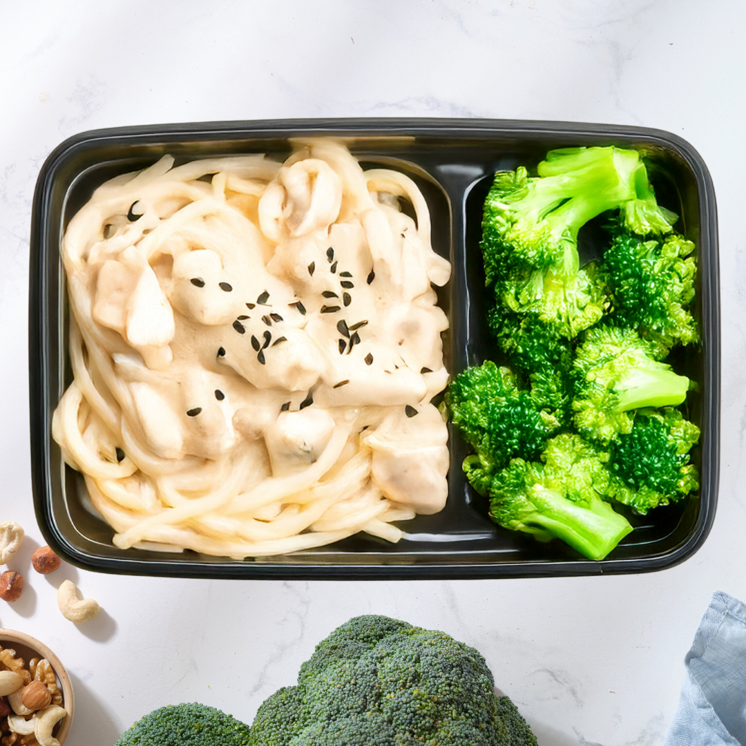 Chicken Fettucine Alfredo with Seasoned Mixed Green Vegetables